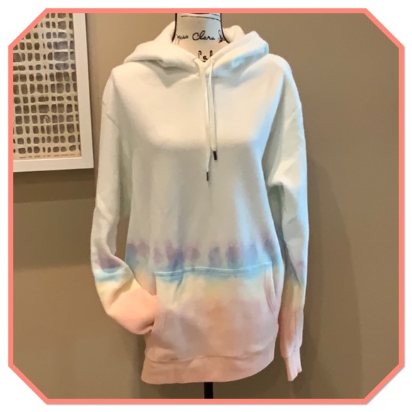 Feat Tops - Feat Hoodie